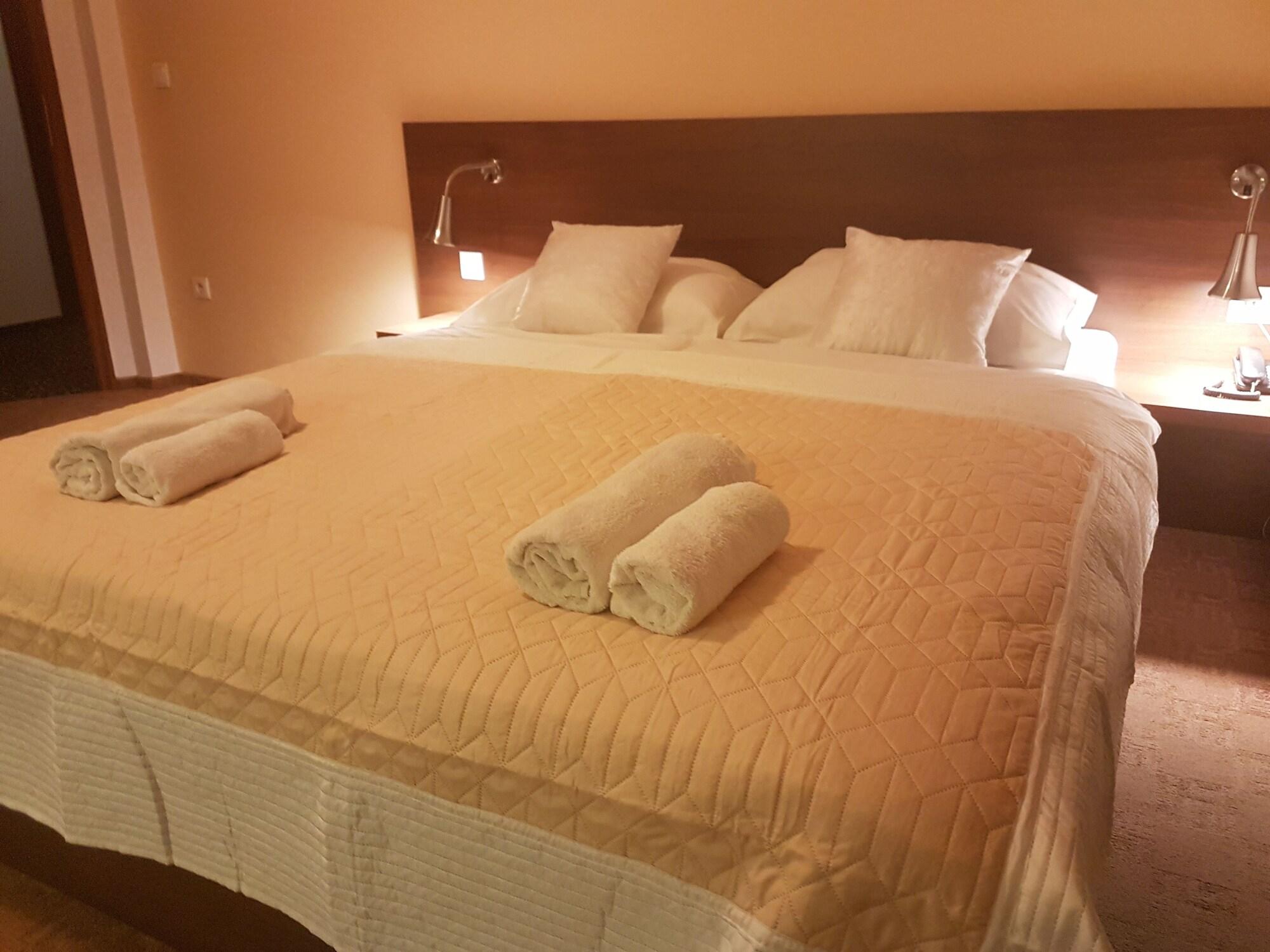 Ahar Hotel Ilidža Екстериор снимка