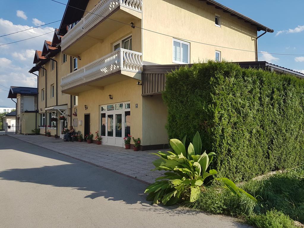 Ahar Hotel Ilidža Екстериор снимка