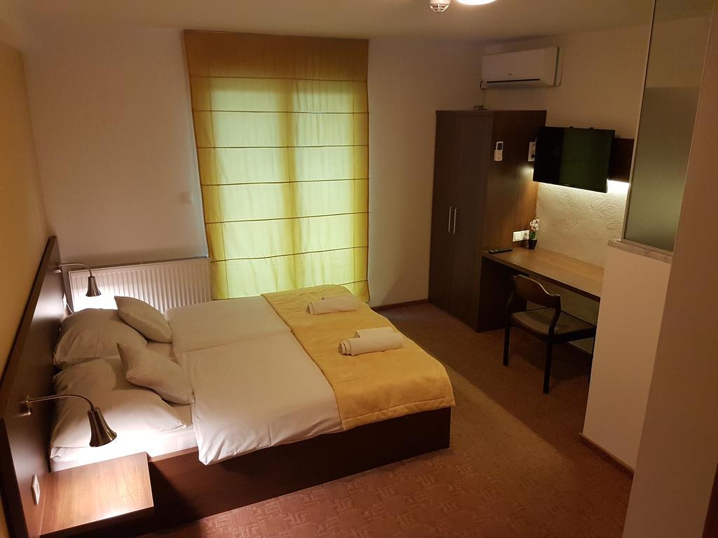 Ahar Hotel Ilidža Екстериор снимка