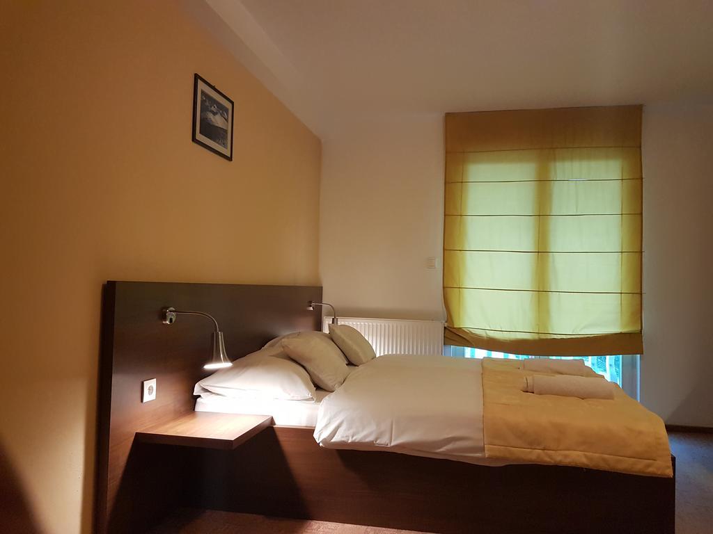 Ahar Hotel Ilidža Екстериор снимка