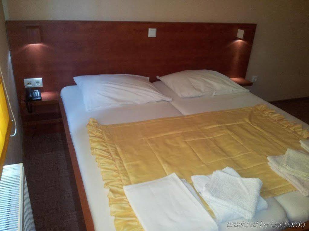 Ahar Hotel Ilidža Екстериор снимка