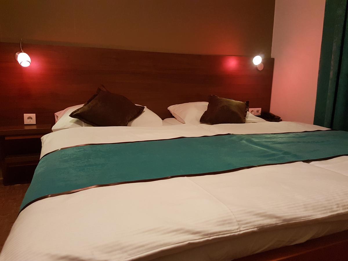 Ahar Hotel Ilidža Екстериор снимка